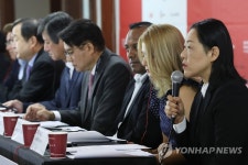 지석상 수상작 발표하는 하야시 카나코