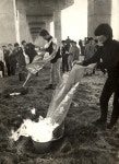 반세기 전 세상 비튼 예술 한강변의 타살 재현하다
