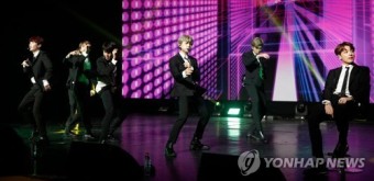BTS, 유럽 '문화수도' 파리서 예비무대…카리스마로 압도