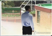 장애학생 폭행 특수학교 교사 구속영장 반려…검찰 보완수사(종합)