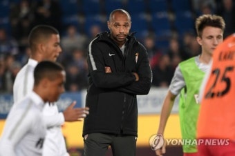 앙리, 감독 데뷔전서 뼈아픈 패배…