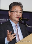 강연하는 조셉 윤 전 대북정책특별대표