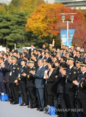 경찰의 날 기념식 참석한  문 대통령