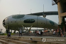 다음달 뚝섬 자벌레 폐장…카페형 도서관으로 리모델링