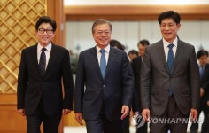 문 대통령, 신임 국무조정실장·환경부 장관과 함께