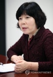 연합뉴스와 인터뷰하는 이희숙 소비자원장