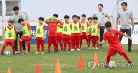 부산동아유소년축구교실 | 유소년 축구꿈나무 육성…부산서 축구멘토링 결연식