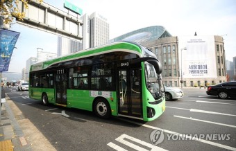 서울시내 달리는 전기 시내버스