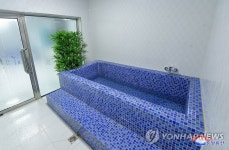 북한 강서약수공장에 약수목욕탕 새로 준공