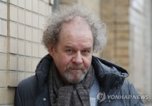 마이크 피기스 감독, 한국어 영화 촬영 예정