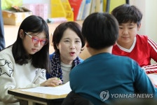 수업 참관하는 사회부총리