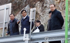 동두천 동막골댐 점검하는 류희인 본부장