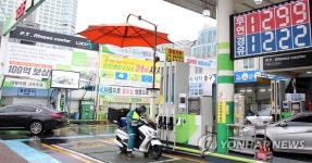 1천200원대로 떨어진 휘발유