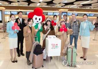 대한항공, 김포공항서 '사랑의 열매' 나눔 캠페인