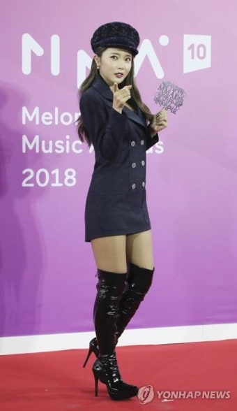 홍진영, 트로트 아닌 발라드로 변신…'사랑은 다 이러니'