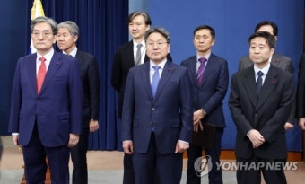 문대통령, 비서실장에 노영민 임명…청와대 2기 공식 출범(종합)