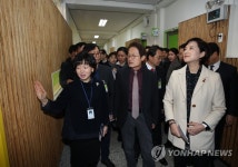 친환경 소재로 만든 초등학교 벽면