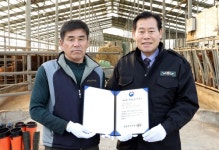 [충북소식] 옥천군 한우농장 12곳 깨끗한 농장 지정