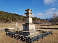 보령 성주사지 동 삼층석탑, 56년 만에 보물 된다