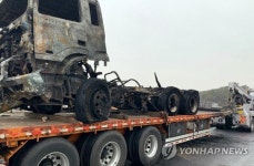 경부고속도로 옥천휴게소 인근 추돌사고…40대 운전자 숨져