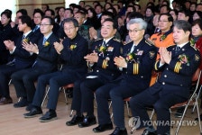 금천경찰서 준공 박수