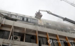 진화·구조작업 하는 소방