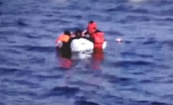 경주 앞바다 어선 불…선원 4명 표류하다 해경에 모두 구조