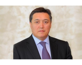 카자흐, 아스칼 마민 총리 체제 구축