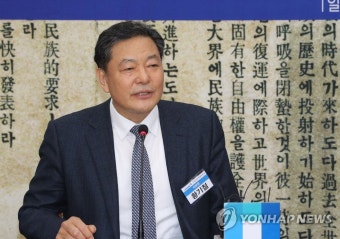 인사말하는 민주당 황기철 국방안보특위 위원장