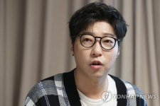 인터뷰하는 대도서관