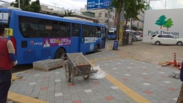 [인천소식] 교통체증 유발 대기버스…병원 주차장 사용해 해결
