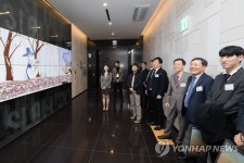 롯데월드타워 미디어아트 전시