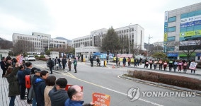 거리로 나선 시민들