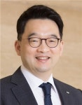 OCI, 3대 회장에 백우석 선임…이우현 부회장 승진