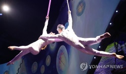 공중에서 펼쳐지는 멋진 퍼포먼스