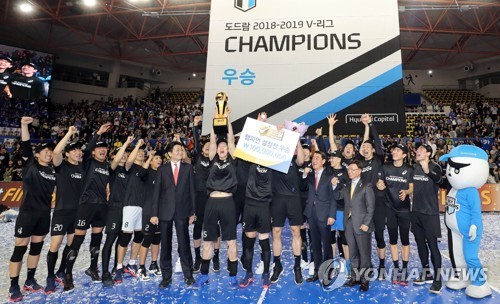 프로배구 2024-2025 V리그, 남녀부 1위 흥국생명-현대캐피탈이 전반기 흥행 이끌며 관중 1만명 증가!