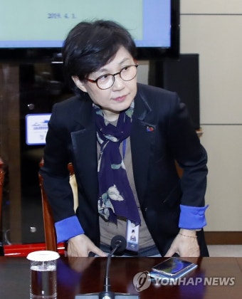 입장하는 조현옥 인사수석