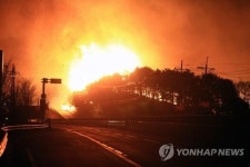 [강원산불] 동해고속도 옥계·동해휴게소 매장에도 화재피해