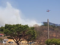진주 수곡면 야산서 불…헬기 7대 투입해 진화 중