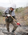 전역 연기 요청하고 산불진화