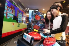 스마트폰 없던 시절 게임기가 부활했다