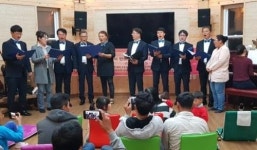 [귀농귀촌을 묻다] ⑦ 노래 가르쳐주고 농사 배우고…무안 한영만씨