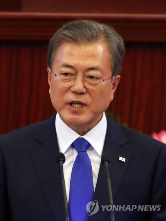 문 대통령, 우리나라 대통령으로는 처음으로 우즈베키스탄 의회 연설