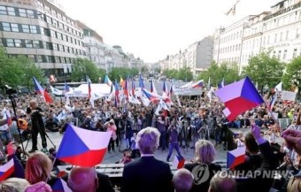 '反이민·反이슬람' 극우정당, 유럽의회 선거 합동 유세