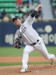 두산 이현호, 5⅔이닝 1실점 완벽투…1천302일 만의 선발승 유력