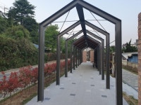 [르포] 기적소리 멈춘 기찻길이 도심숲으로…포항시민 철길로 나들이