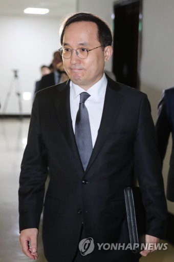 정보위원장실 들어서는 김상균 국가정보원 2차장