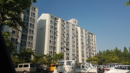 사랑공동체 결성한 방화 살인 참사 겪은 아파트