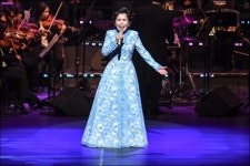 여러분 덕에 60년, 잊지 않겠다…절창 끝에 눈물 쏟은 이미자