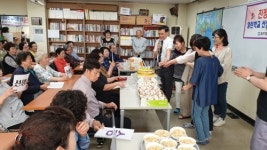 충주 열린학교서 한글 배우는 어르신들 스승님 감사합니다